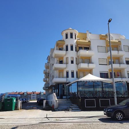 Apartment By The Beach! With Large Balcony! Сан-Мартінню-ду-Порту Екстер'єр фото